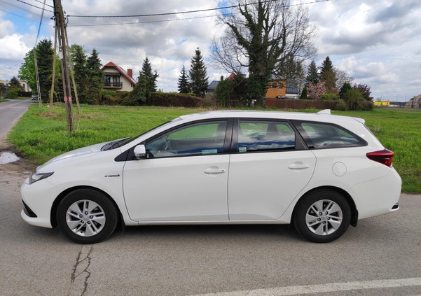 Toyota Auris cena 72000 przebieg: 95000, rok produkcji 2018 z Brzesko małe 254